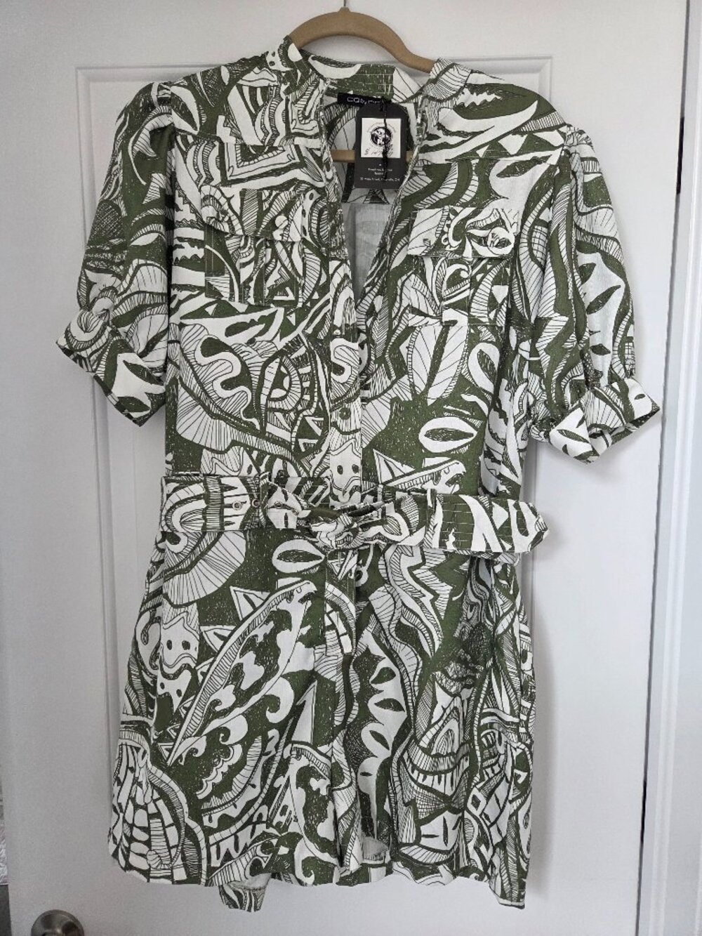 NWT Tropical flower green and white romper with belt size L